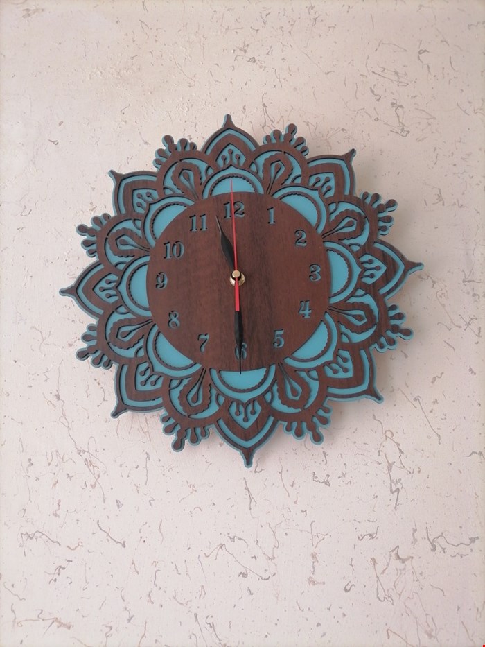 ساعت دیواری طرح دولایه